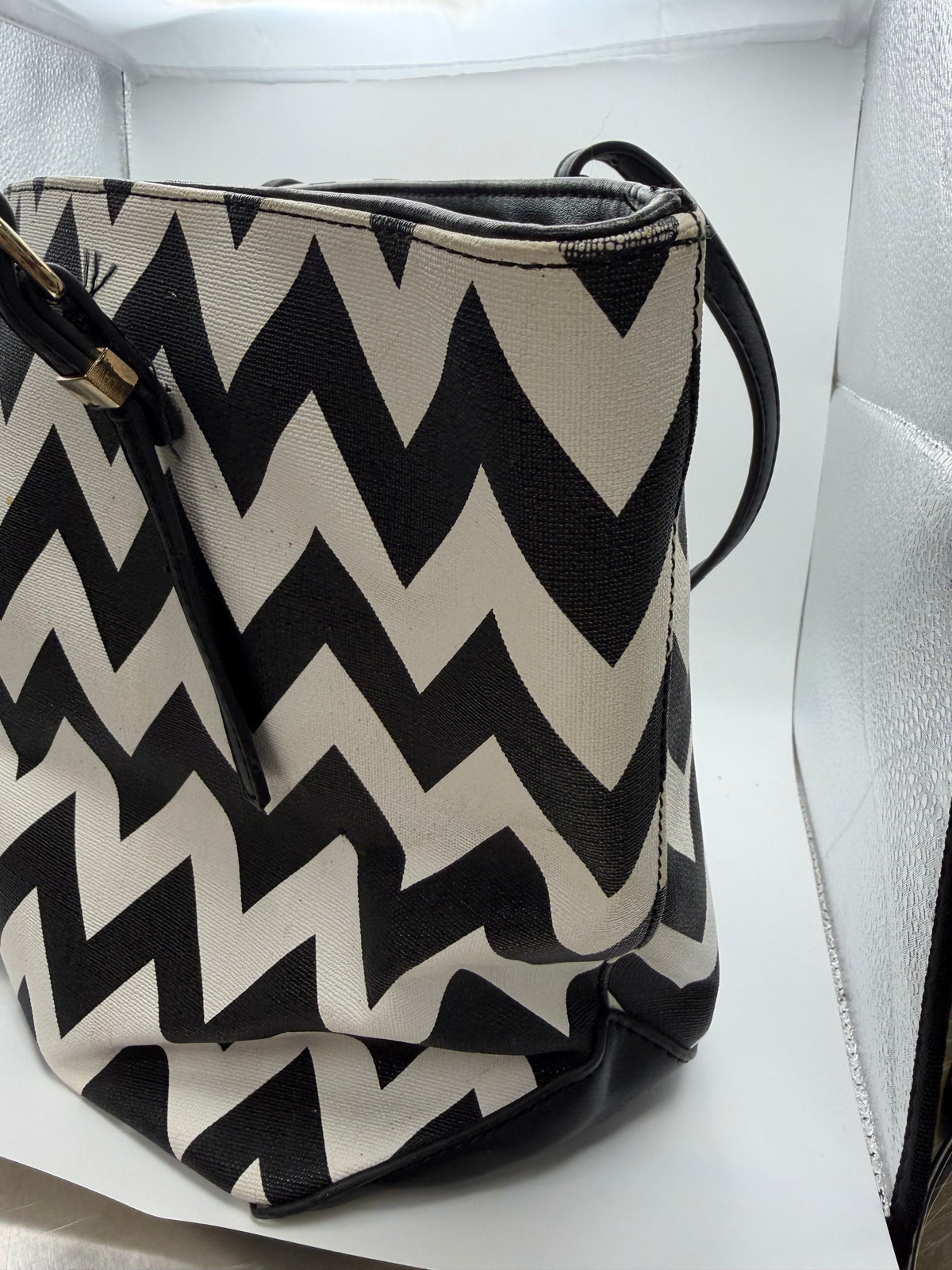 Large Black and White Chevron Hand Bag
