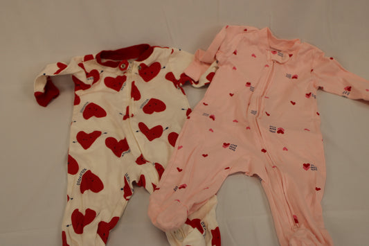 Carter's XOXO 2 piece onesie bundle, 6M