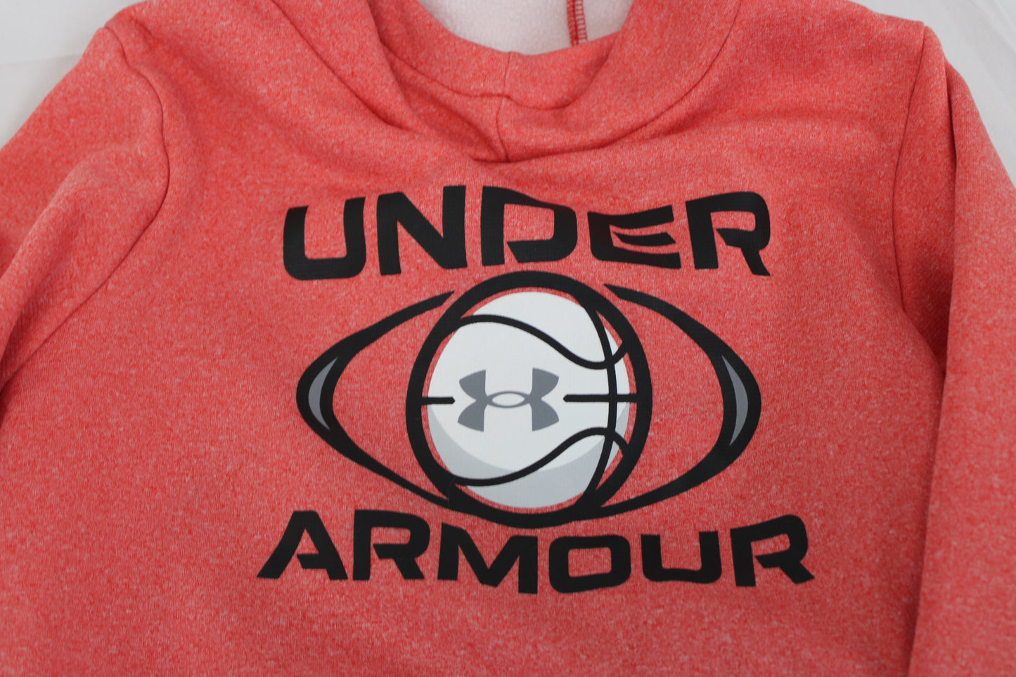 Under Armour fleece lined basketball hooded sweatshirt, Boy's XS (4-5)