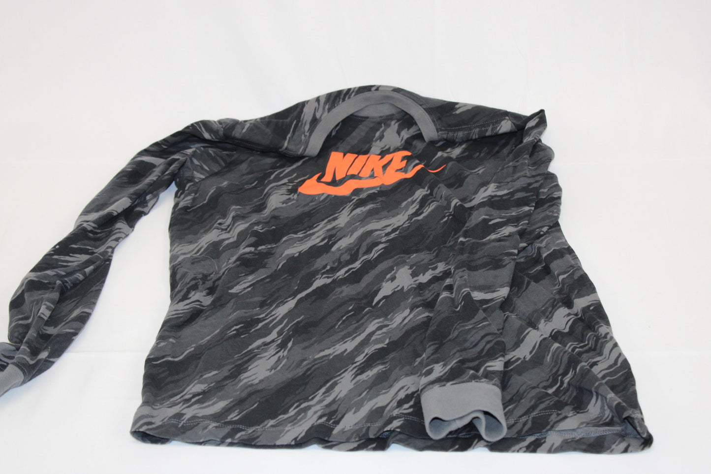 Nike Dri-Fit long sleeve moisture wicking t-shirt, Boy's XL