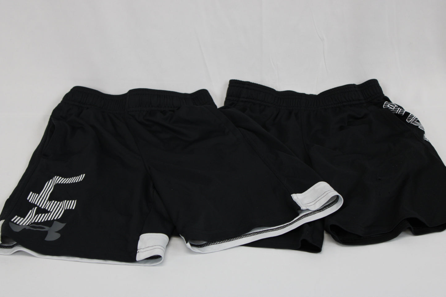 Under Armour Heatgear athletic shorts 2 piece bundle set, Boy's M