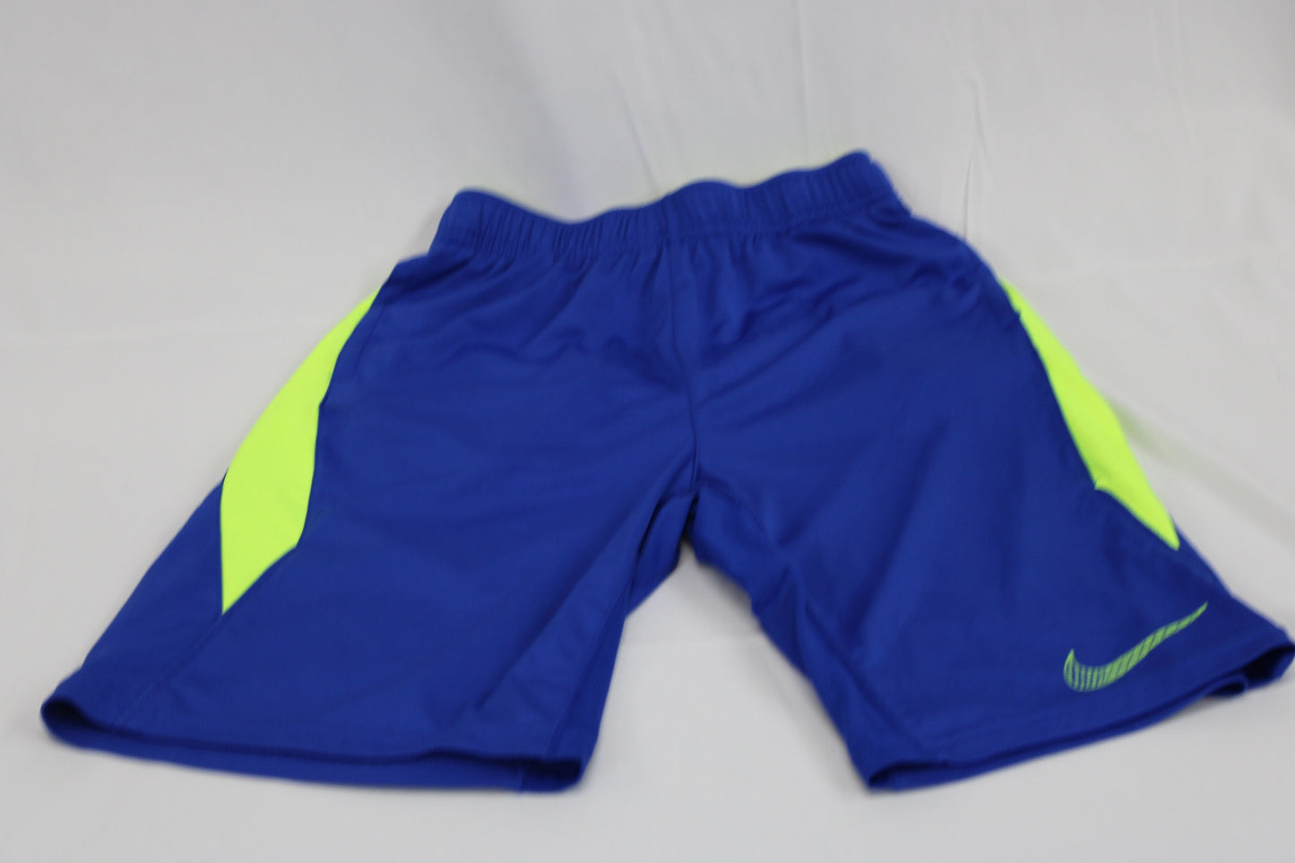 Nike Dri-Fit polyester basketball short, blue/yellow, Boy's XL