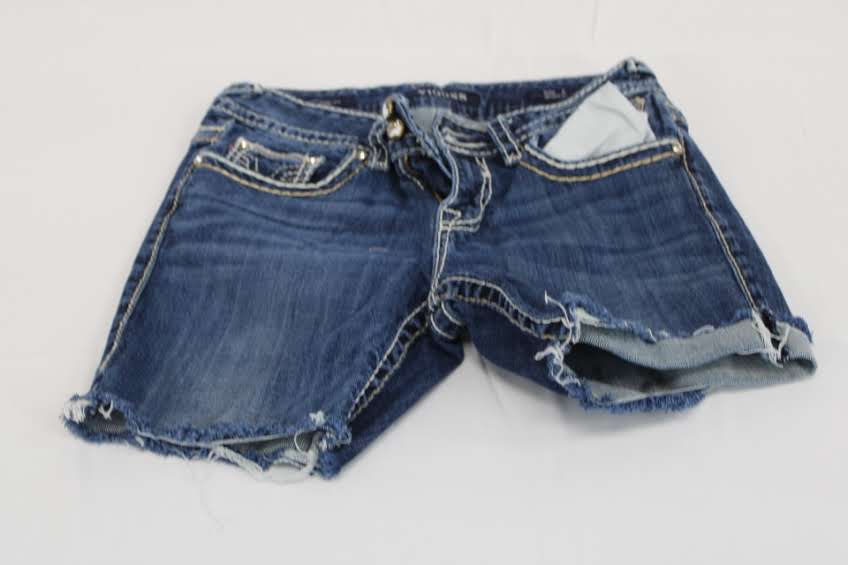 Vigoss Chelsea medium wash denim short, Women's 4