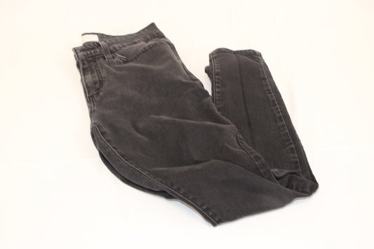 Levi's mid rise skinny leg black jeans, Women's 6