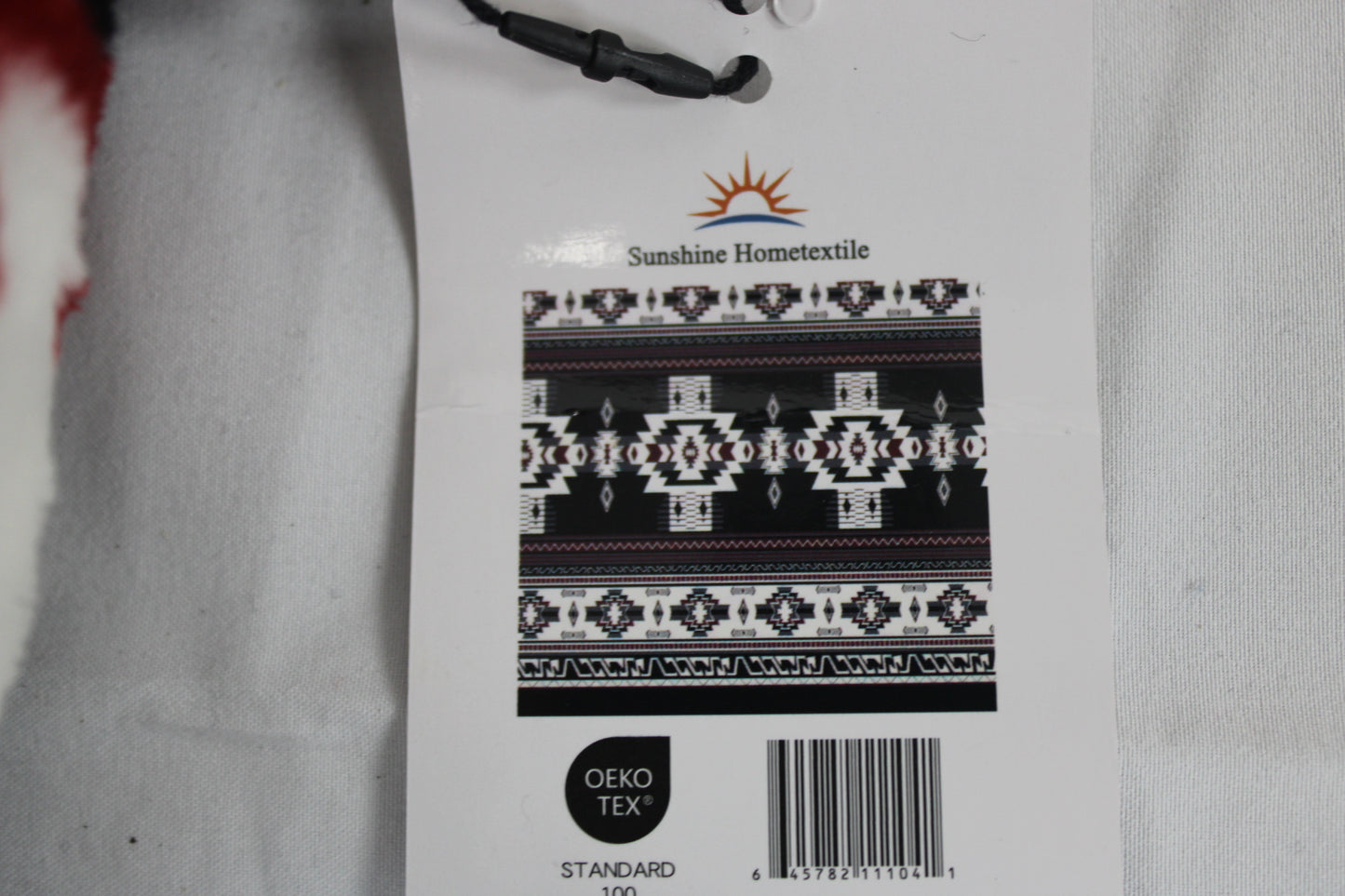 Tribal patterned fleece throw blanket, white/red