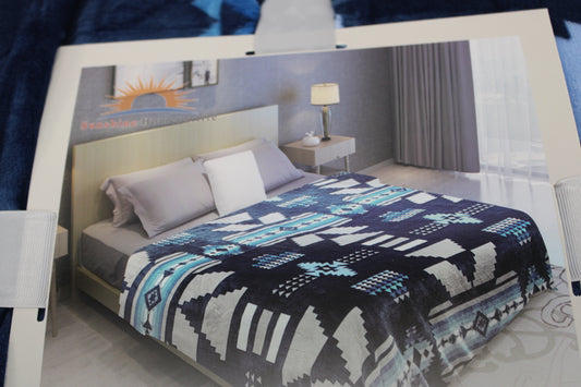 Tribal patterned King fleece blanket, blue/blk