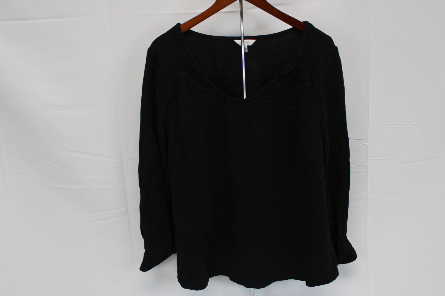 Terra & Sky linen v-neck blouse, black, Women's XL