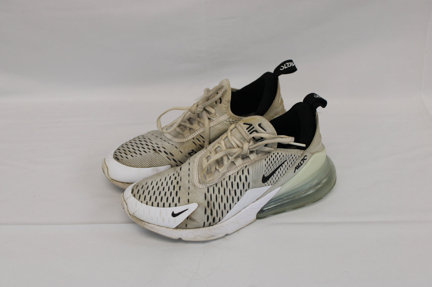 Nike Air Max 270 training shoe, white/blk, Women's 8