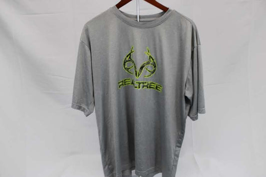 Realtree camo polyester moisture wicking t-shirt, Men's XL
