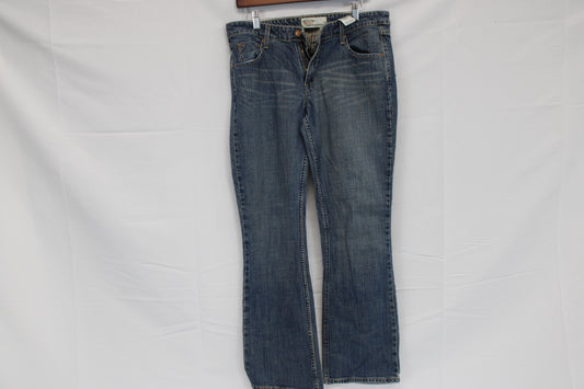 Levi's low rise boot cut light wash jeans, Women's 12