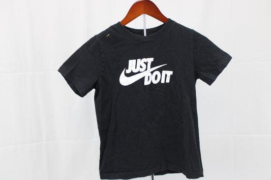 Nike Just Do It logo t-shirt, Youth M