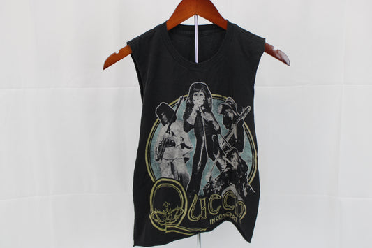 Queen in concert vintage inspired sleeveless t-shirt, Women's S