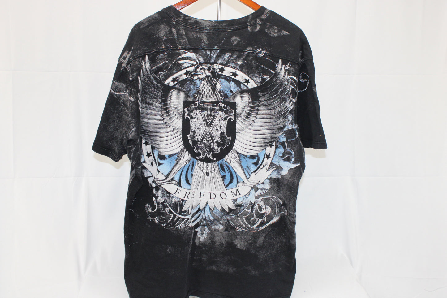 Xzavier v-neck graphic t-shirt "Freedom," Men's XXL