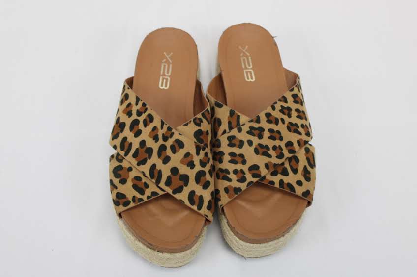 X2B cheetah print platform sandal, Women's 8.5