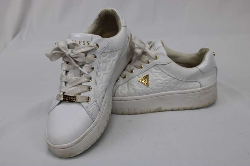 Guess synthetic leather white casual sneaker, Women's 8.5