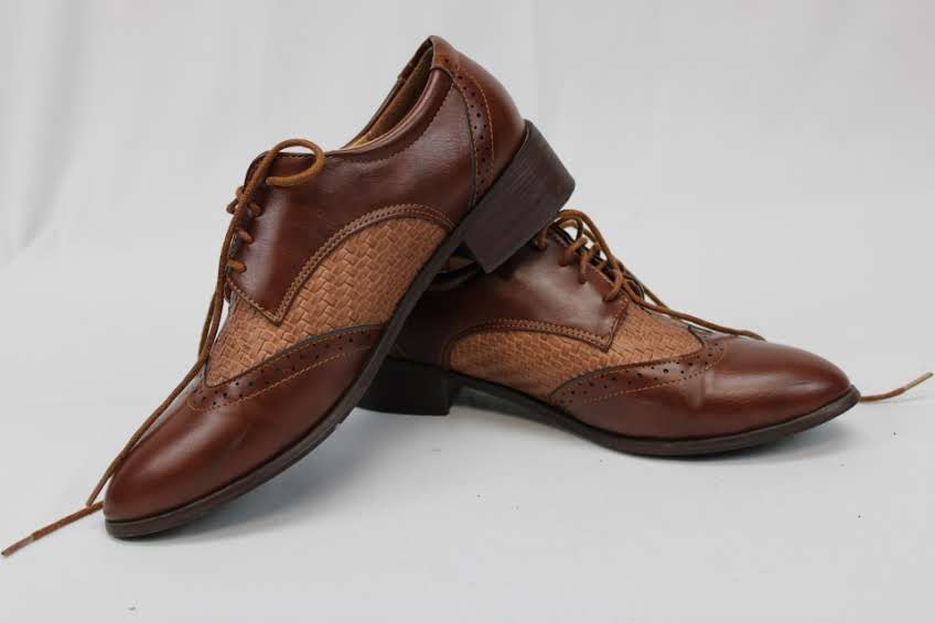 Synthetic leather wing tipped loafer, Women's 8.5