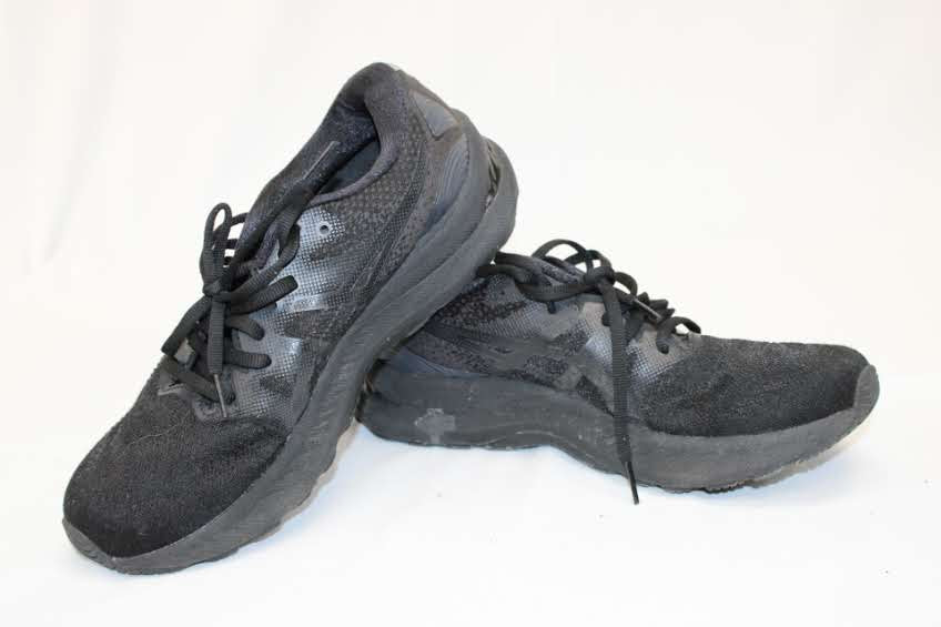 Asics Gel Nimbus 23, iridescent black, Women's 8