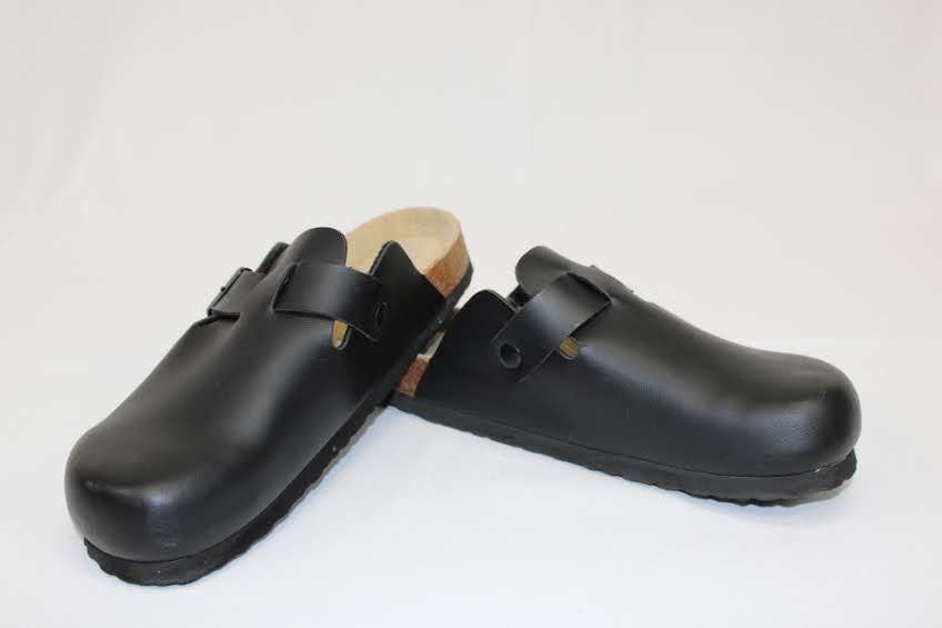 Cushionaire black leather slip on mule, Men's 11