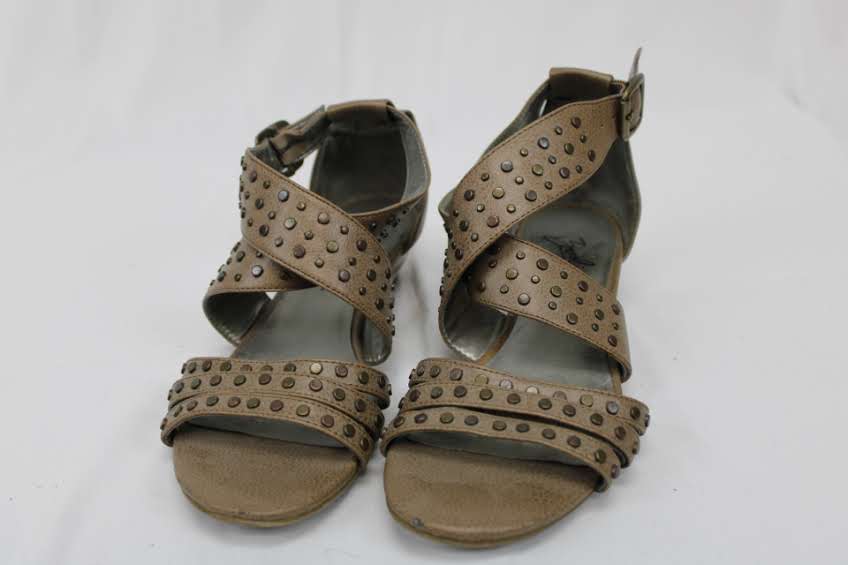 Zodiac Kamsry low wedge sandal, Women's 7.5
