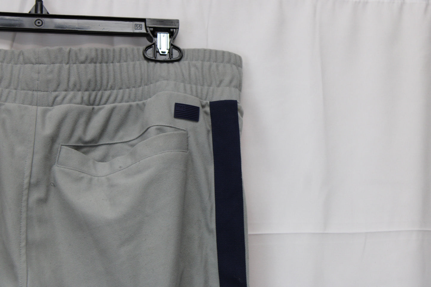 Puma v-neck polyester 2 piece jogging suit, Men's L