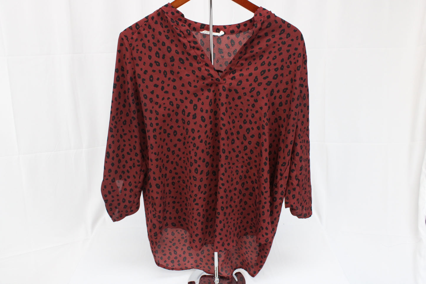 Lush 3/4 sleeve cheetah print v-neck blouse, Women's L