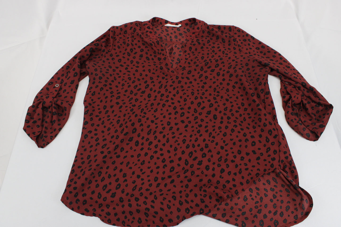Lush 3/4 sleeve cheetah print v-neck blouse, Women's L