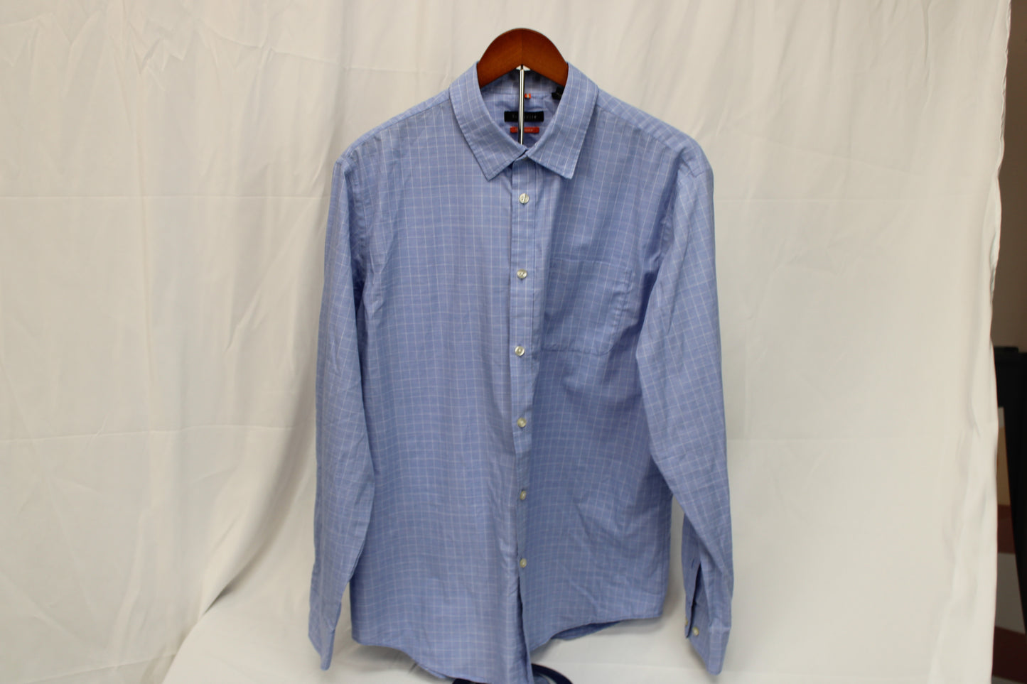 Van Heusen long sleeve classic fit dress shirt, Men's L