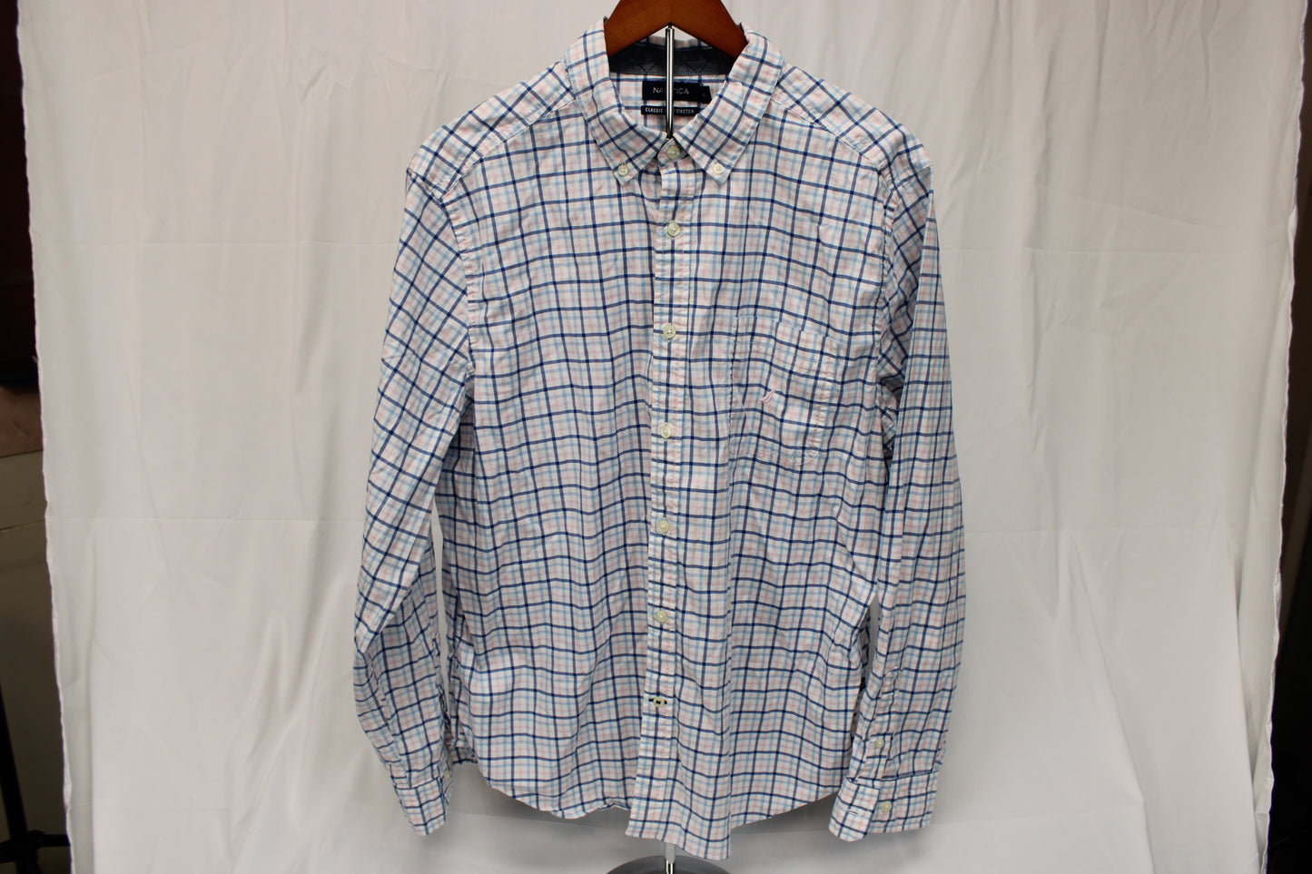 Nautica classic fit, checkered, button down dress shirt, Men's XL