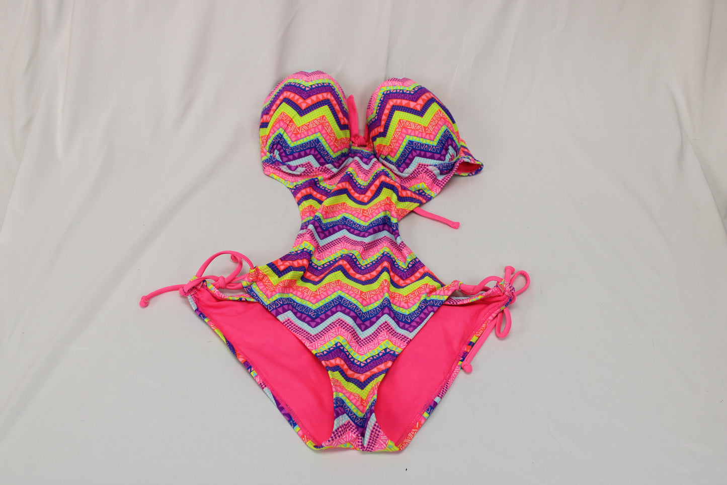 Joe Boxer one piece chevron pink swimsuit, Women's M