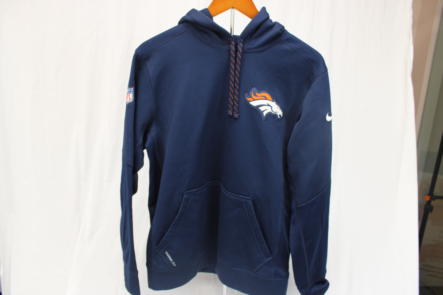Nike Therma Fit Denver Broncos hooded sweatshirt, Men's S