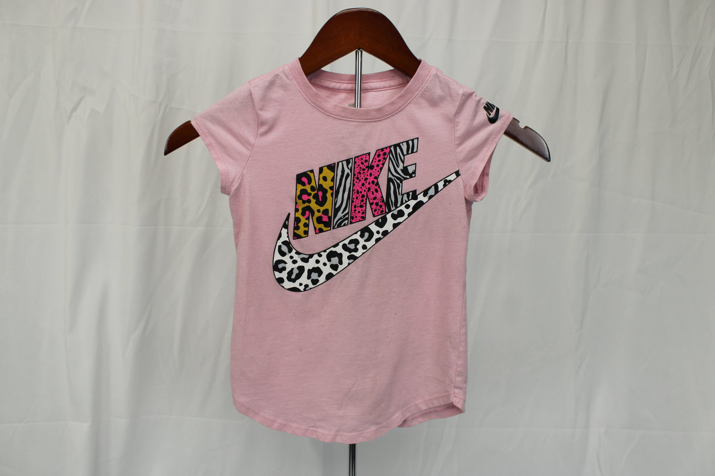 Nike animal print logo t-shirt, Girl's 5/6