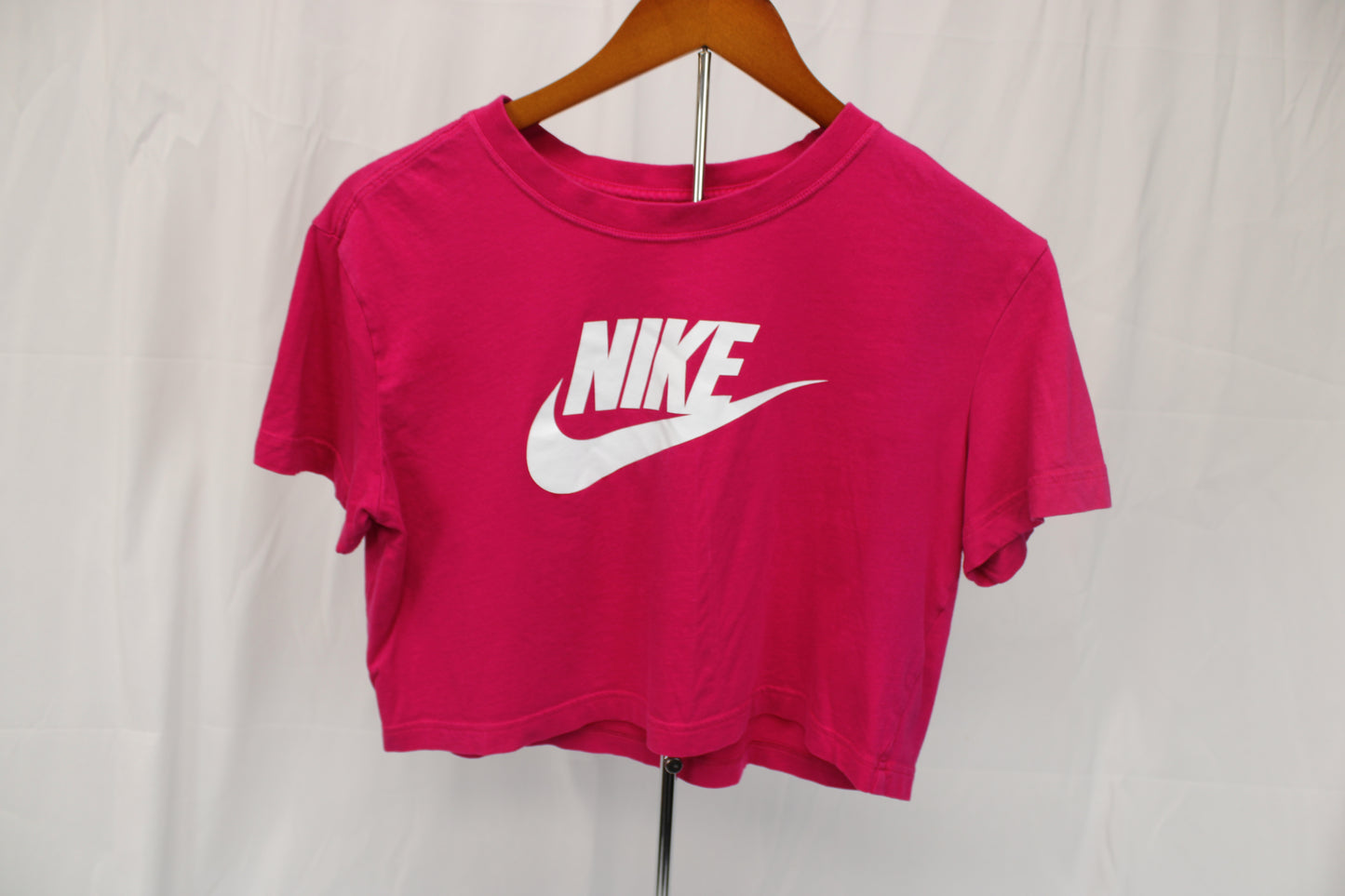 Nike cropped classic logo t-shirt, Women's S
