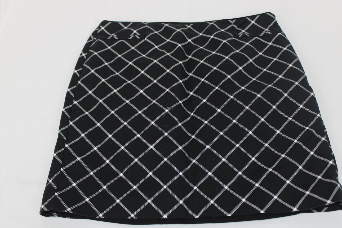 White | Black checkered polyester dress skirt, Women's 8