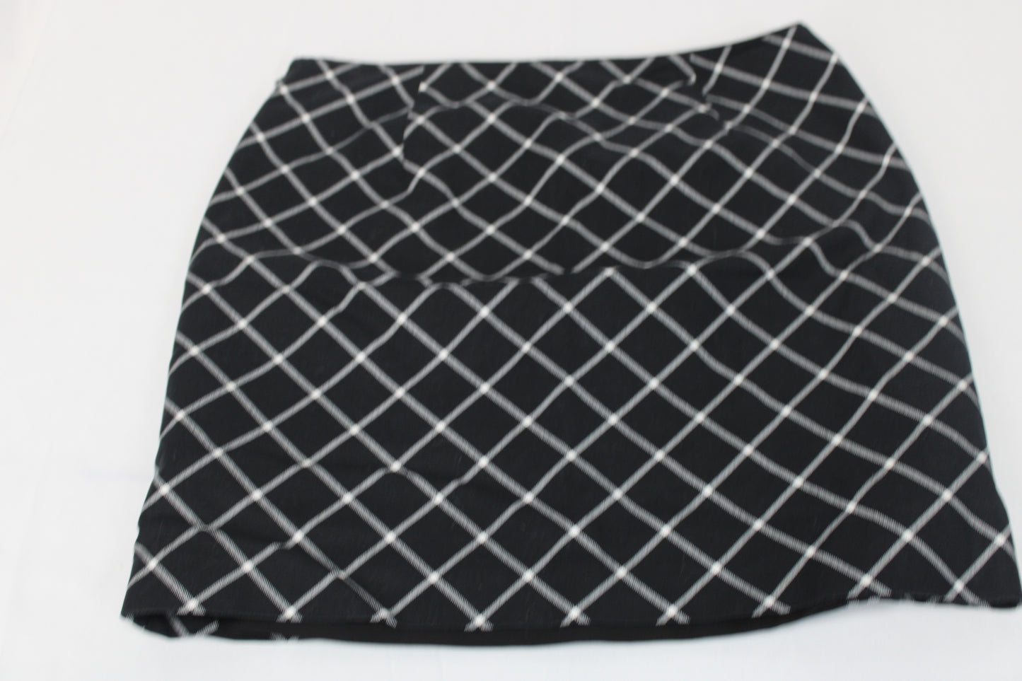 White | Black checkered polyester dress skirt, Women's 8