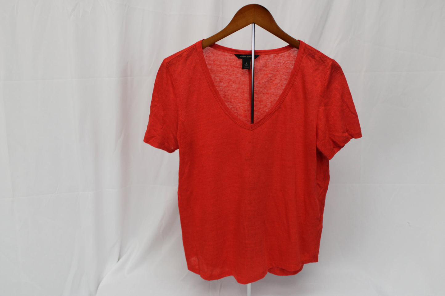Banana Republic Women's V-neck Shirt, Size S