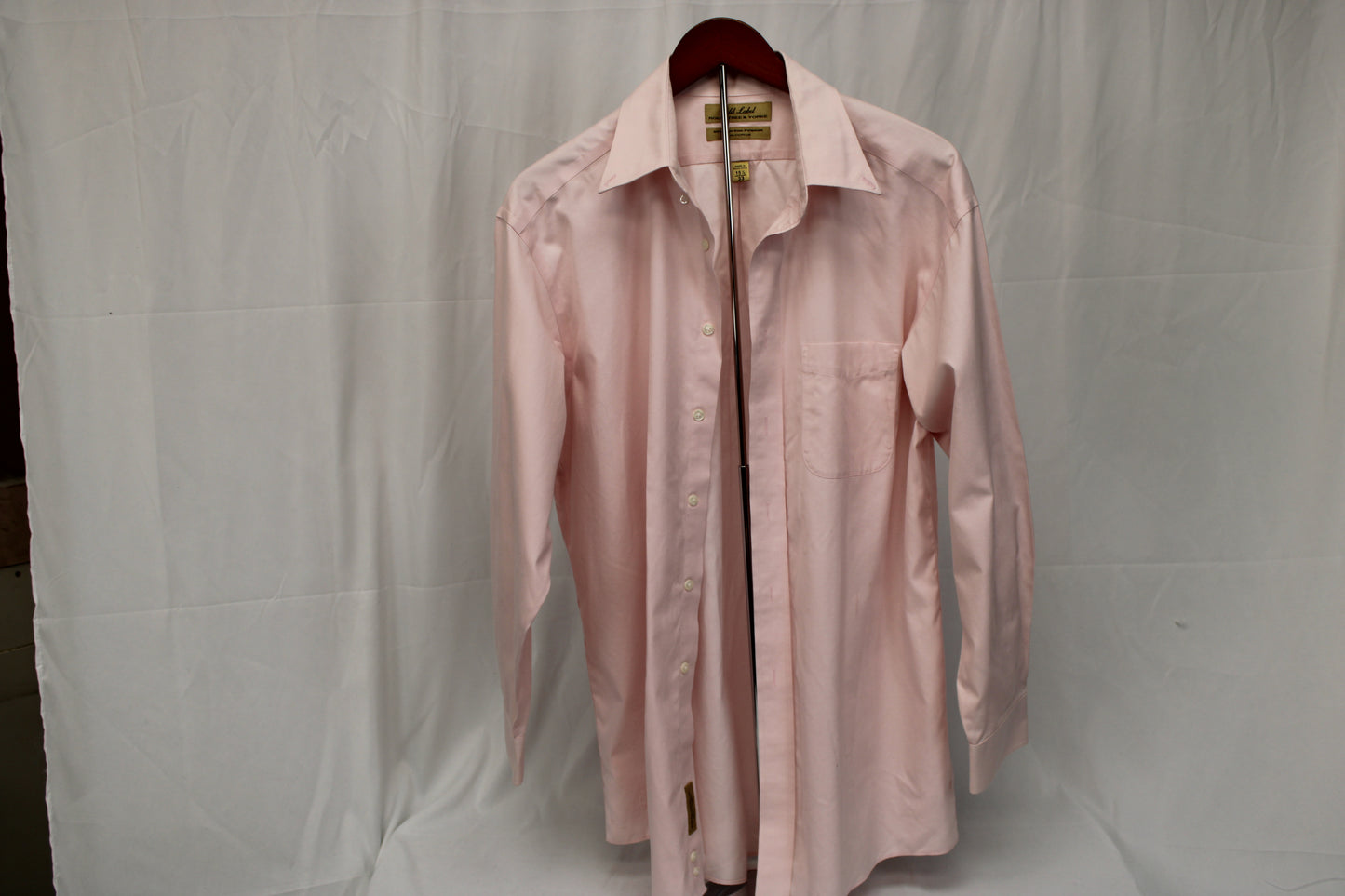 Roundtree & Yorke long sleeve button down dress shirt, Men's 15'' 33