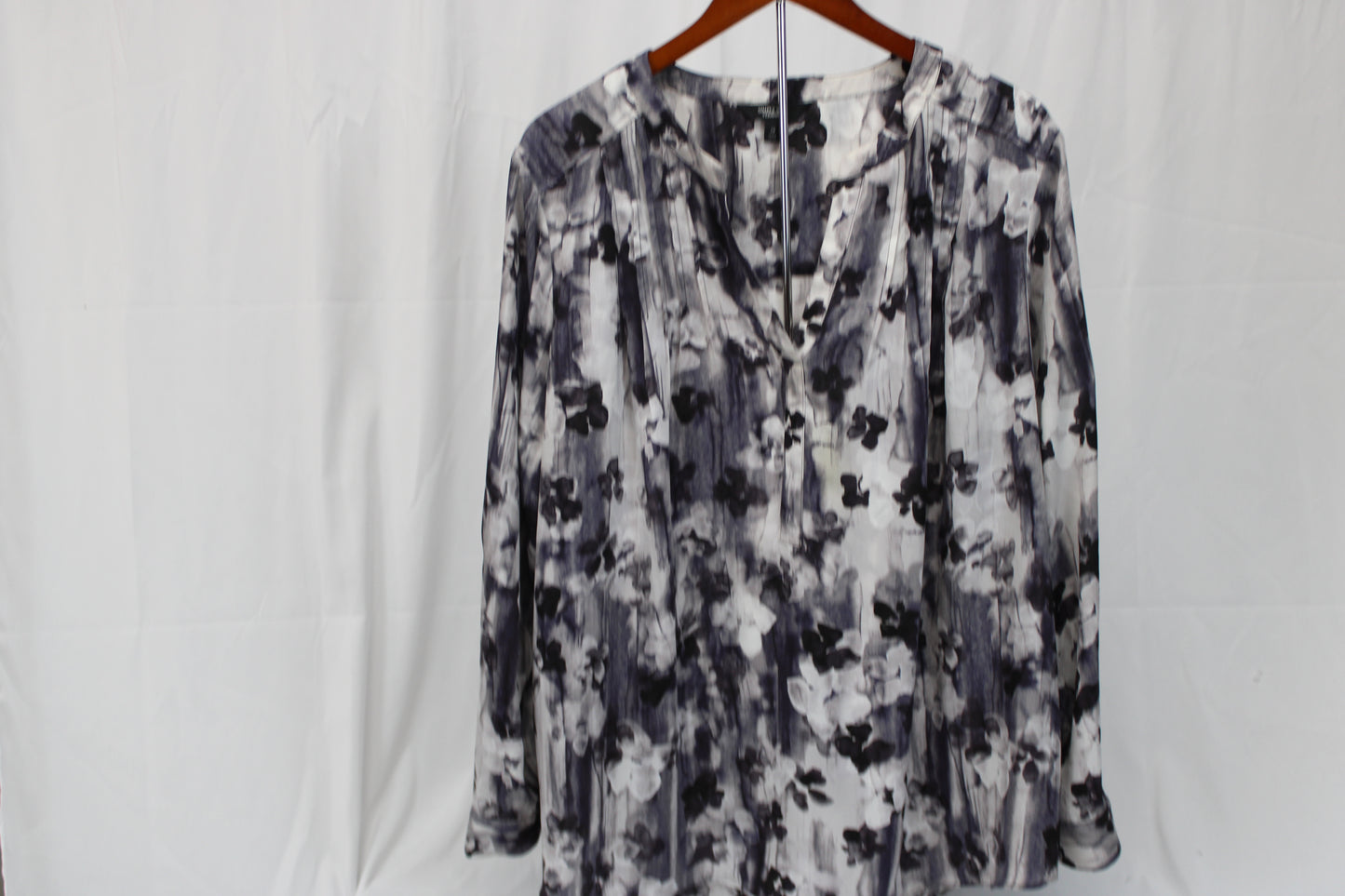 Simply Vera long sleeve floral v-neck blouse, Women's XXL