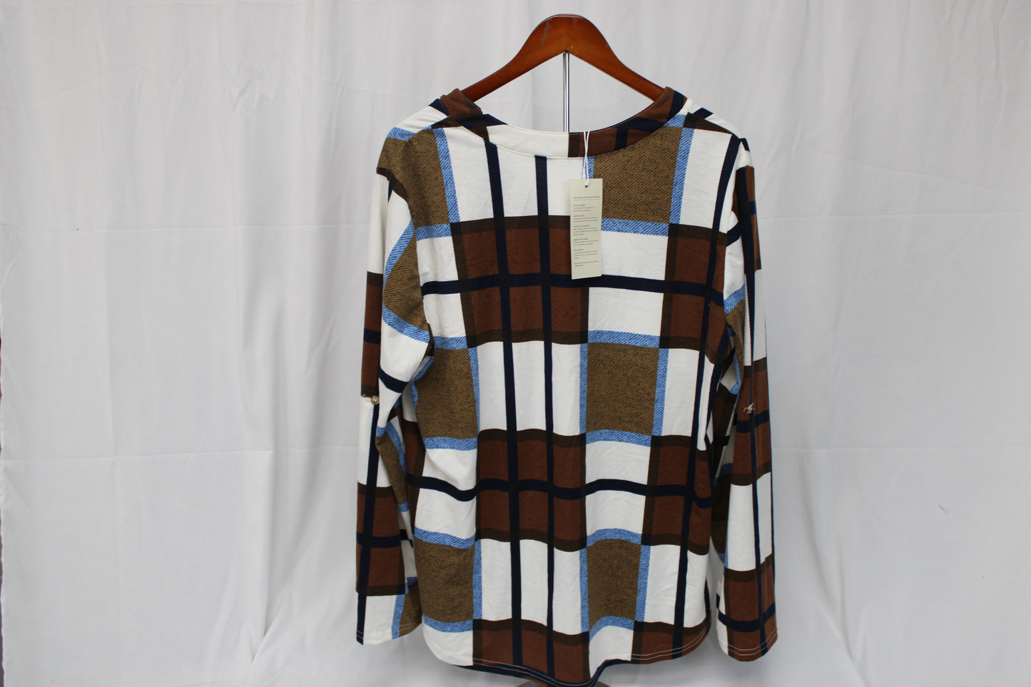 Dokotoo v-neck long sleeve blouse, NWT, Women's L