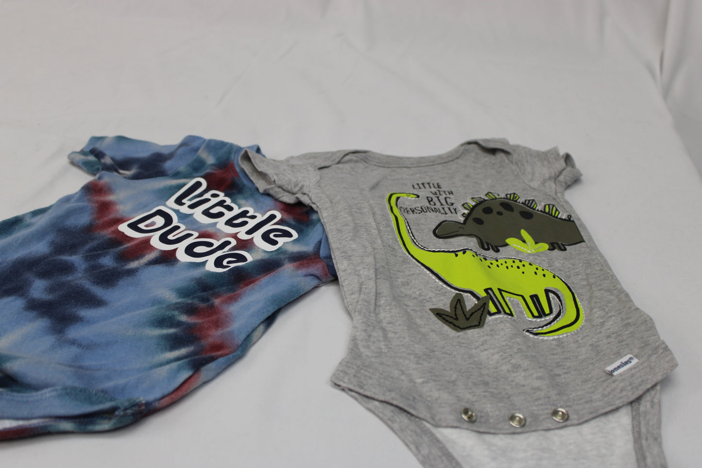 Bundle of 2 onesies, Size 3-6 month