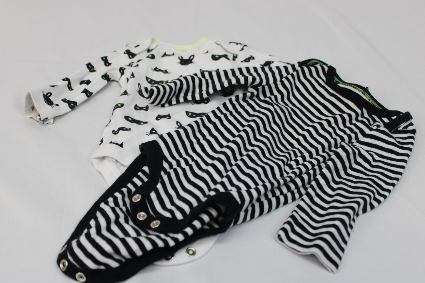 Bundle of long sleeve onesies, Size 3-6 month