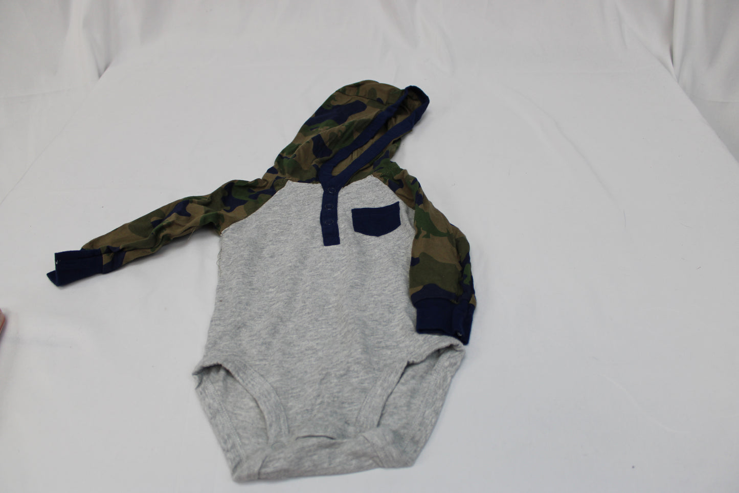 Carter's Onesie Infant Boy, Size 6M