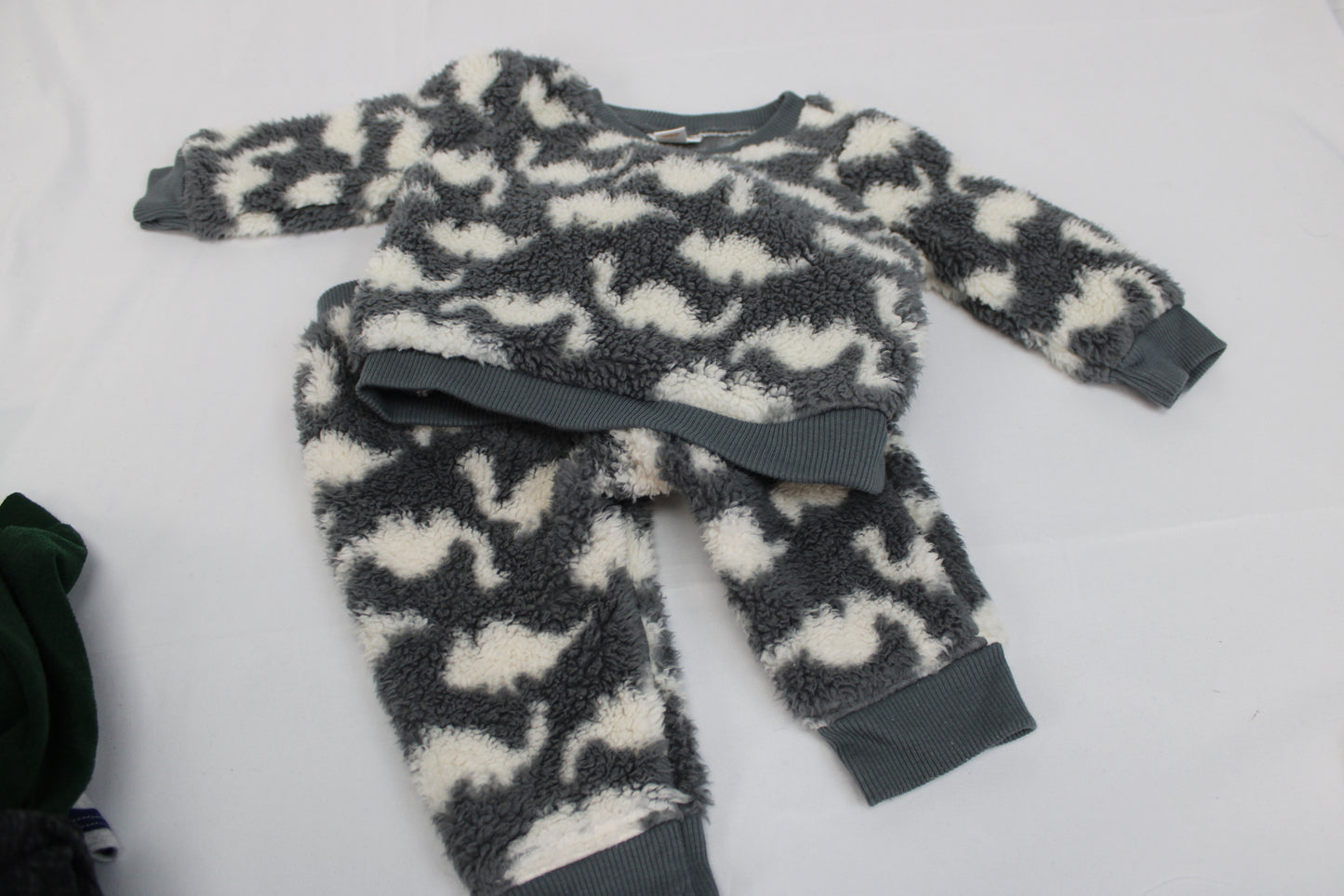 Cat & Jack Infant 2 piece winter outfit, Size 3-6M
