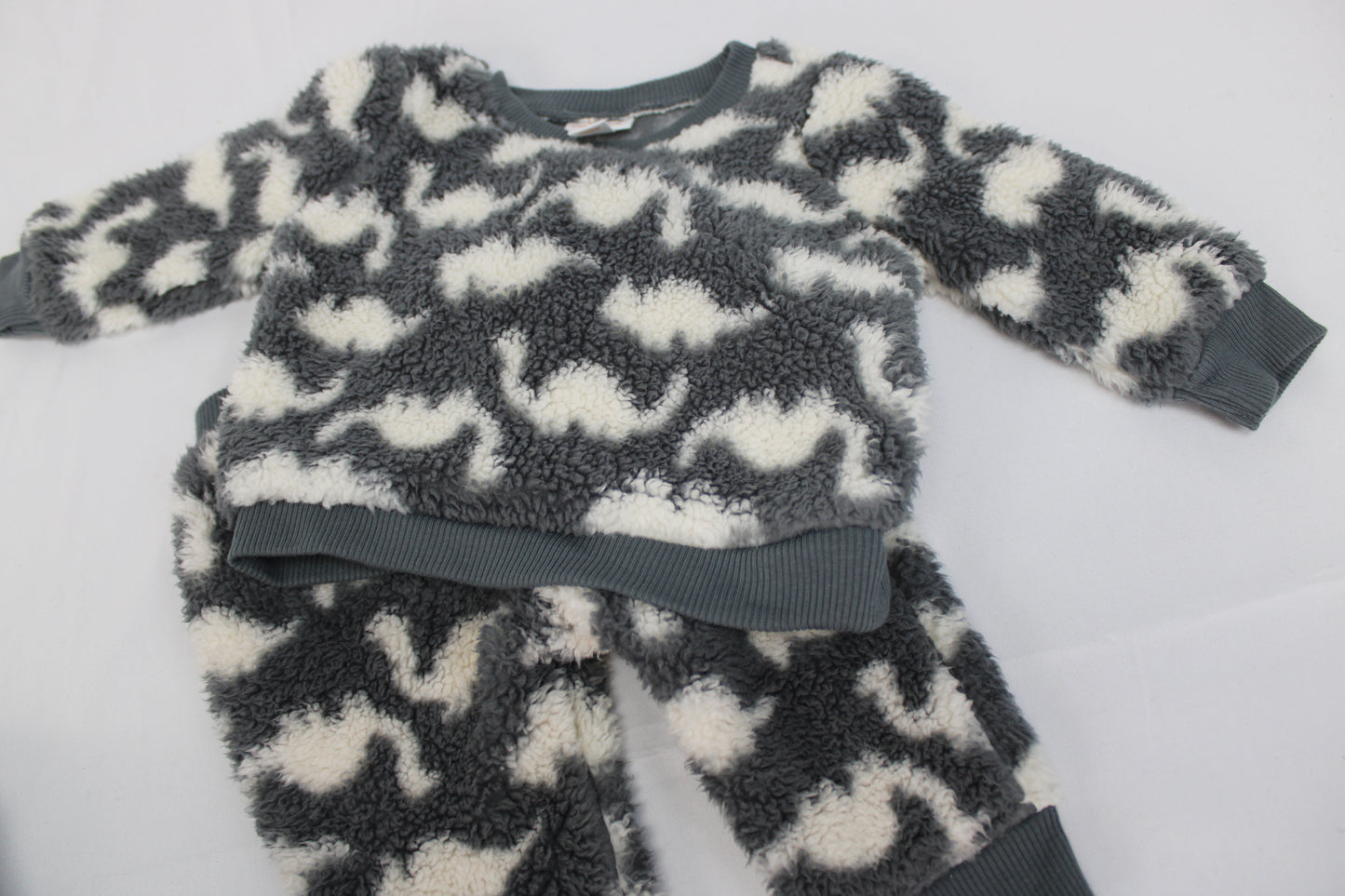 Cat & Jack Infant 2 piece winter outfit, Size 3-6M