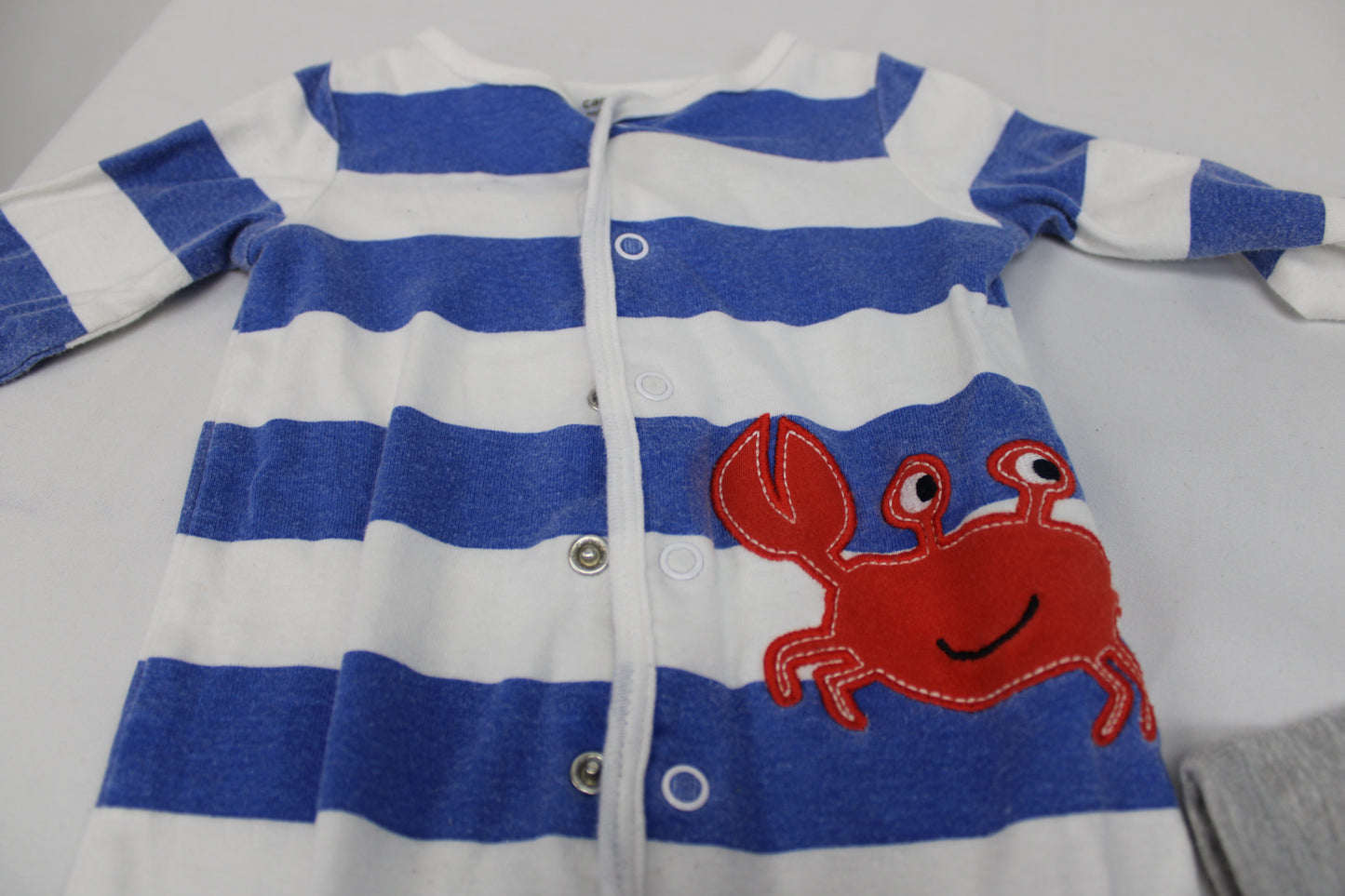 Bundle of 2 one piece infant outfits, Size 6M