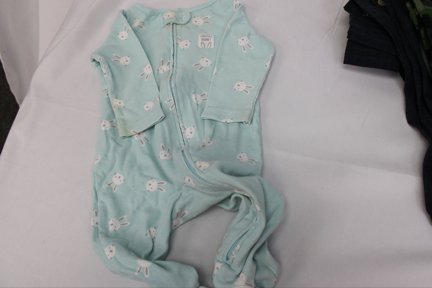 Carter's Infant Sleeper with bunny feet, Size 6M