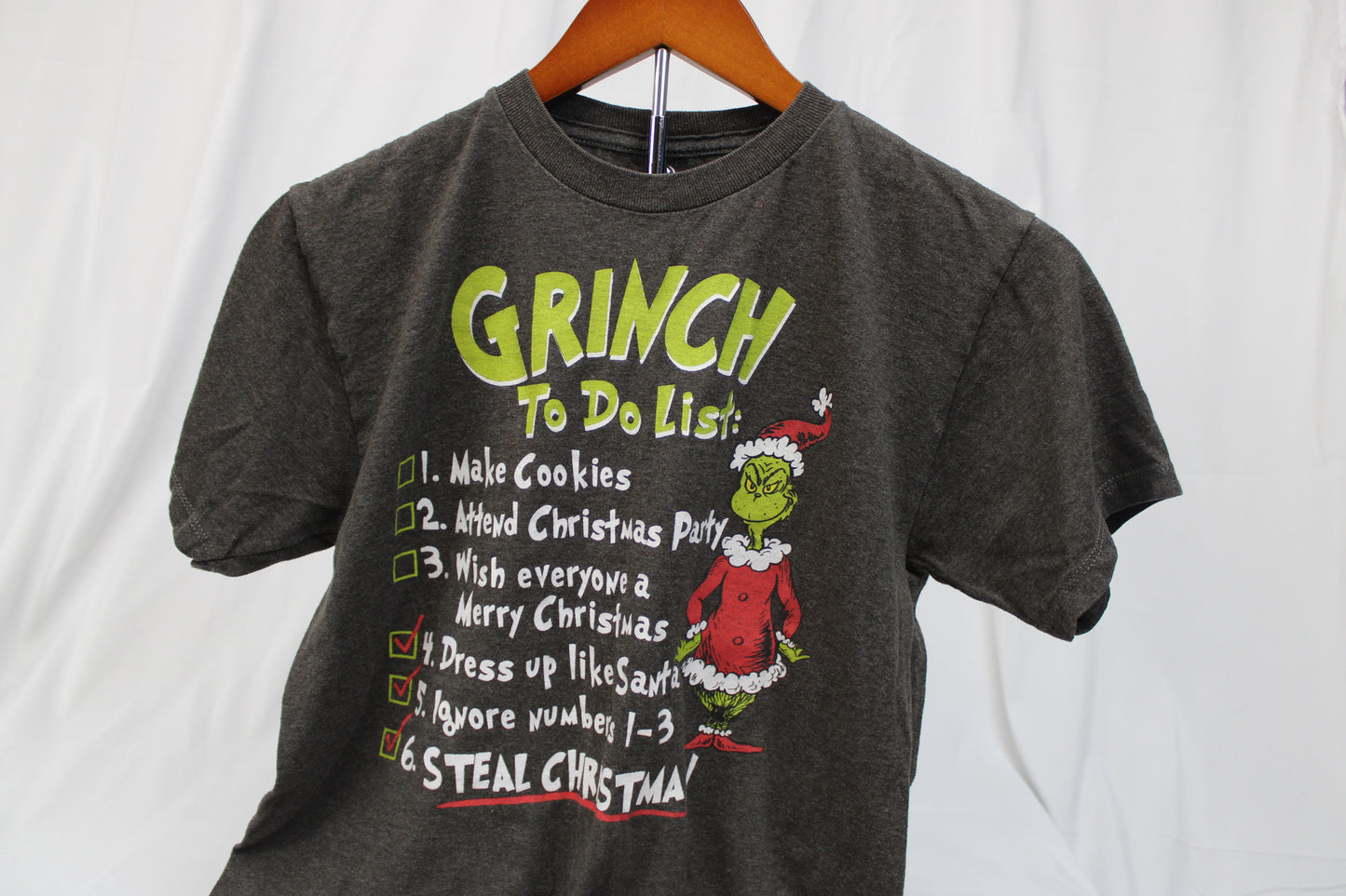 Dr Seuss, Grinch Tshirt, Size M