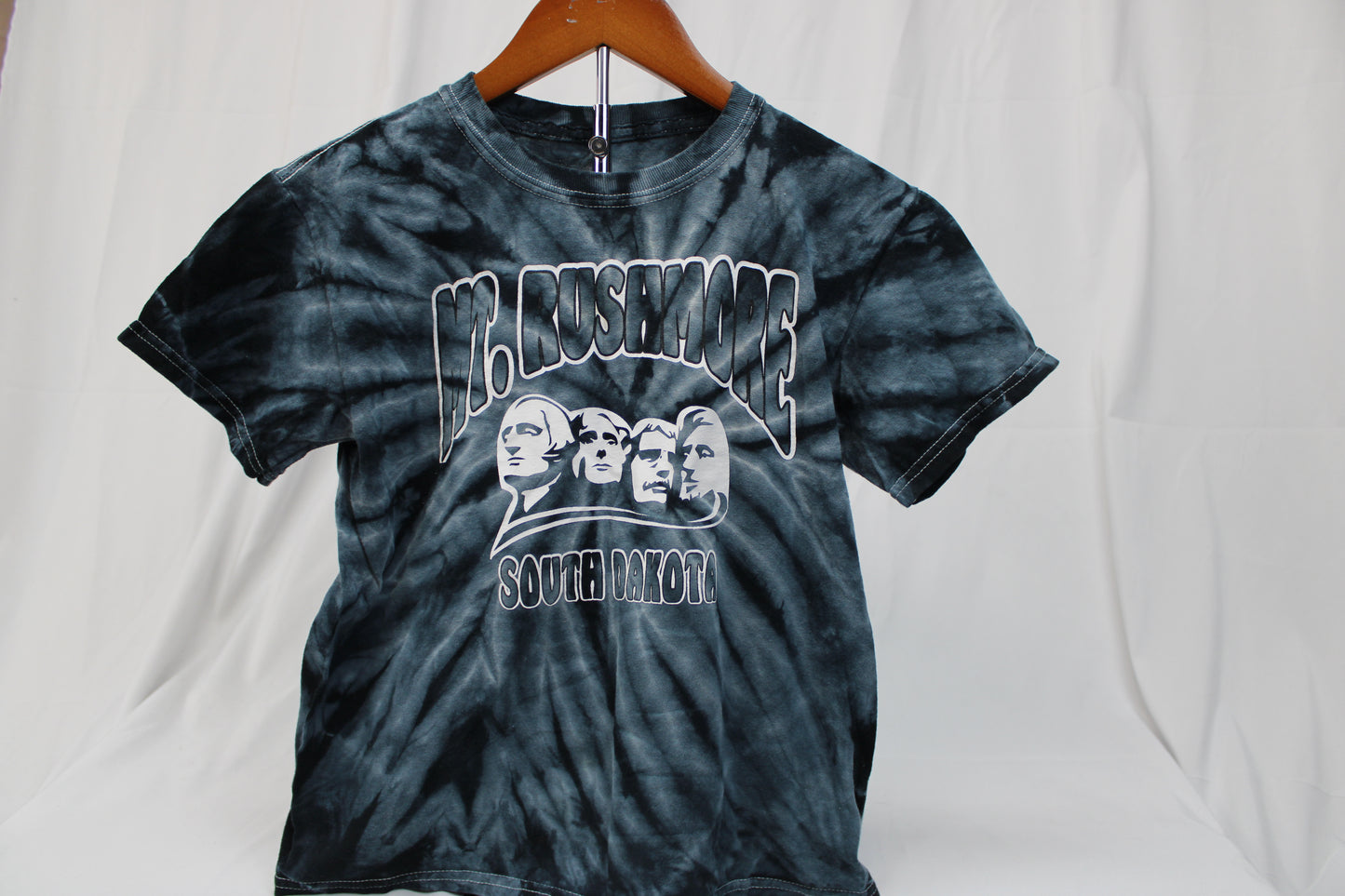 Mount Rushmore Tshirt, Size Youth Small