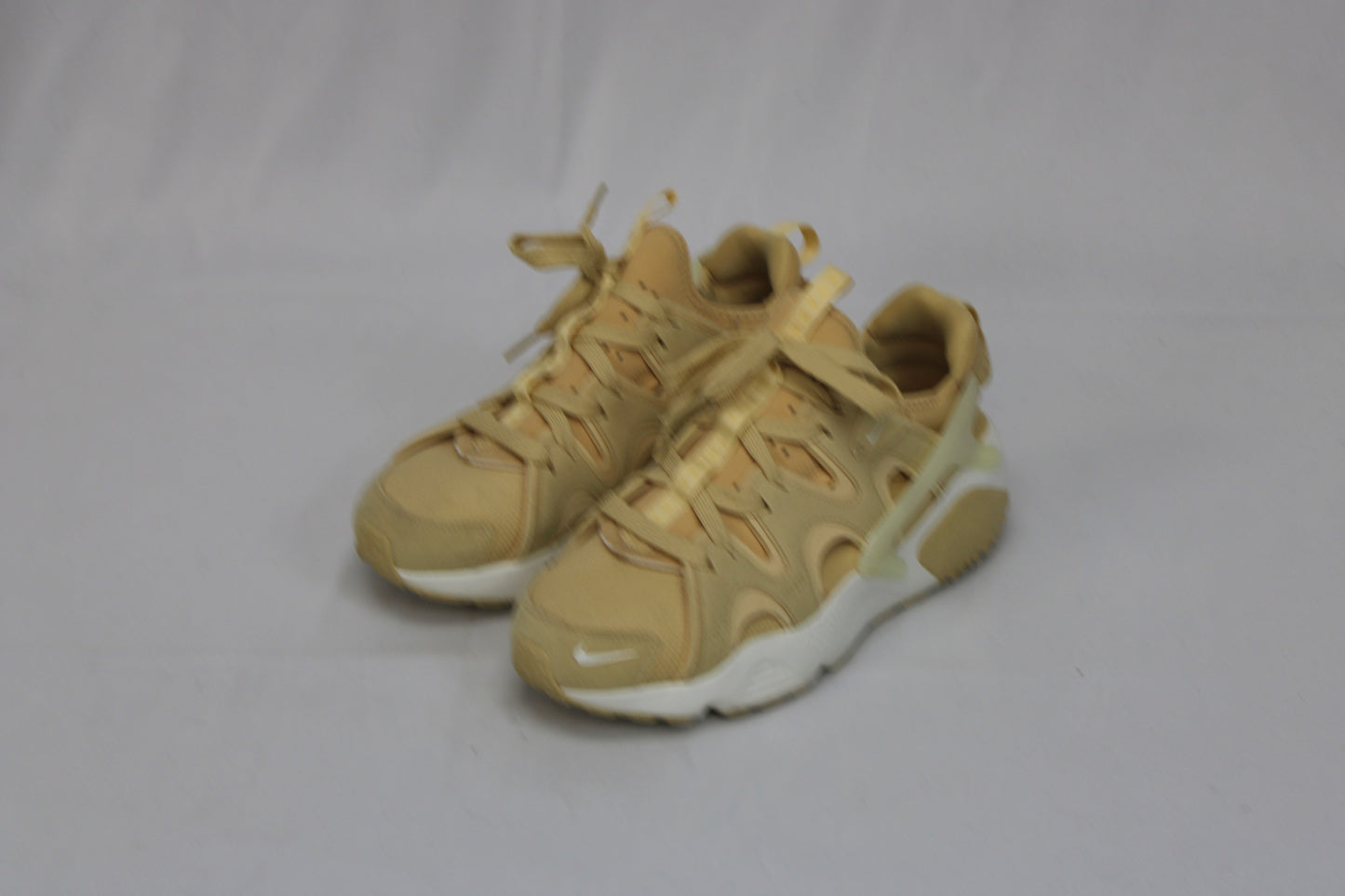 Nike Air Huarache Trainer, sesame/sail, Women's 9.5