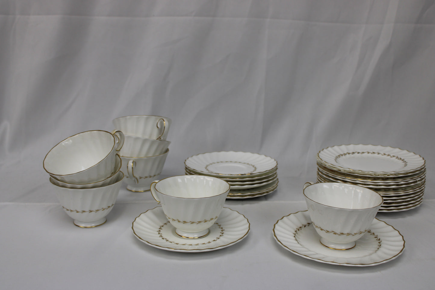 Royal Doulton "Adrian" antique tea set circa 1978, full set of 10 bread plates, 8 tea saucers, 8 teacups