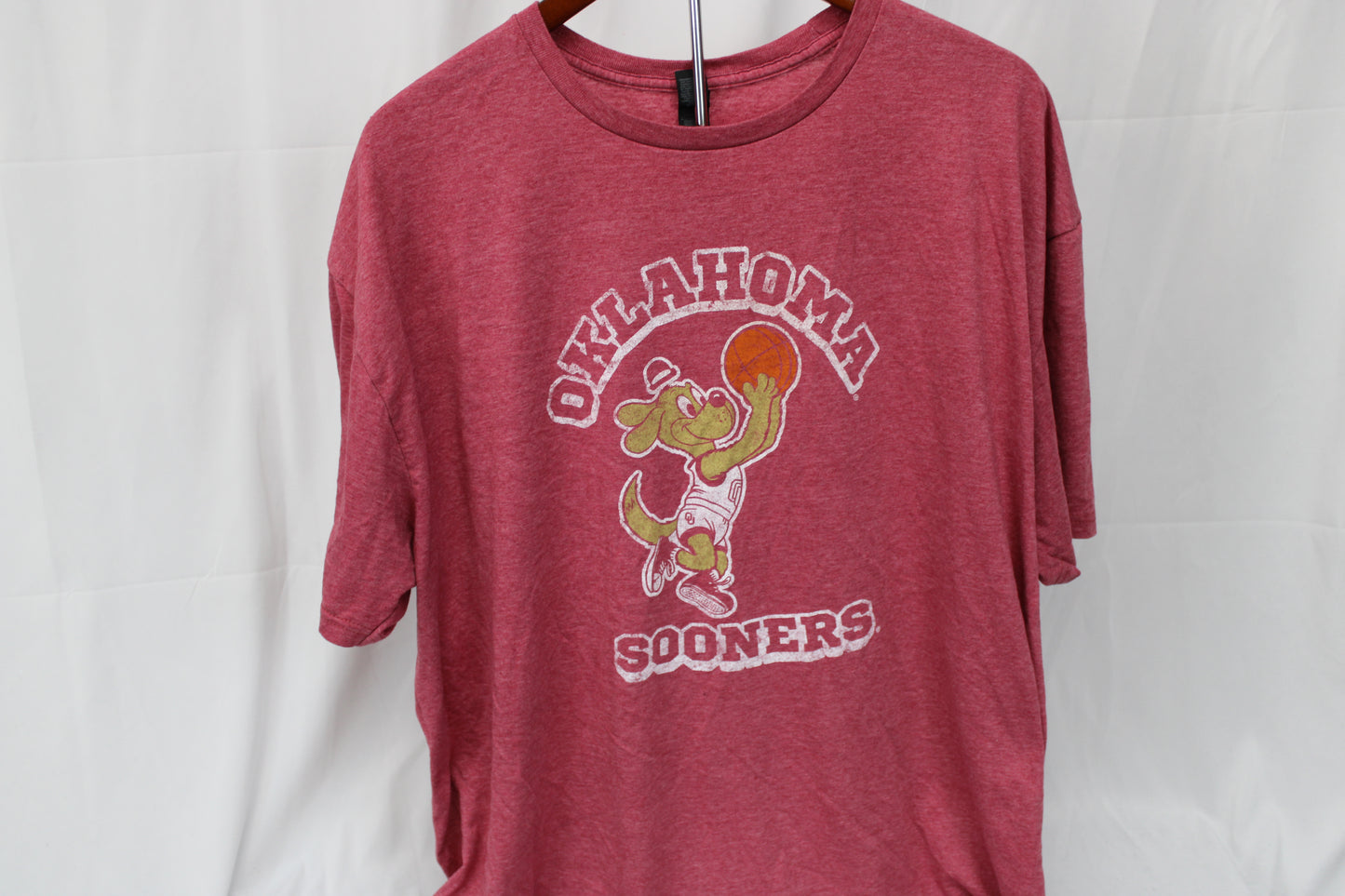 Gildan University of Oklahoma Sooners basketball t-shirt, Men's XXL